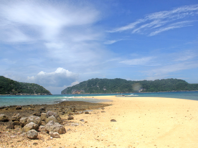 Bantigue Sandbar