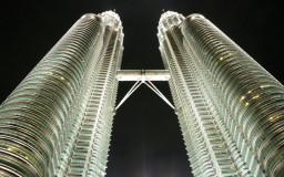  Petronas Twin Towers 
